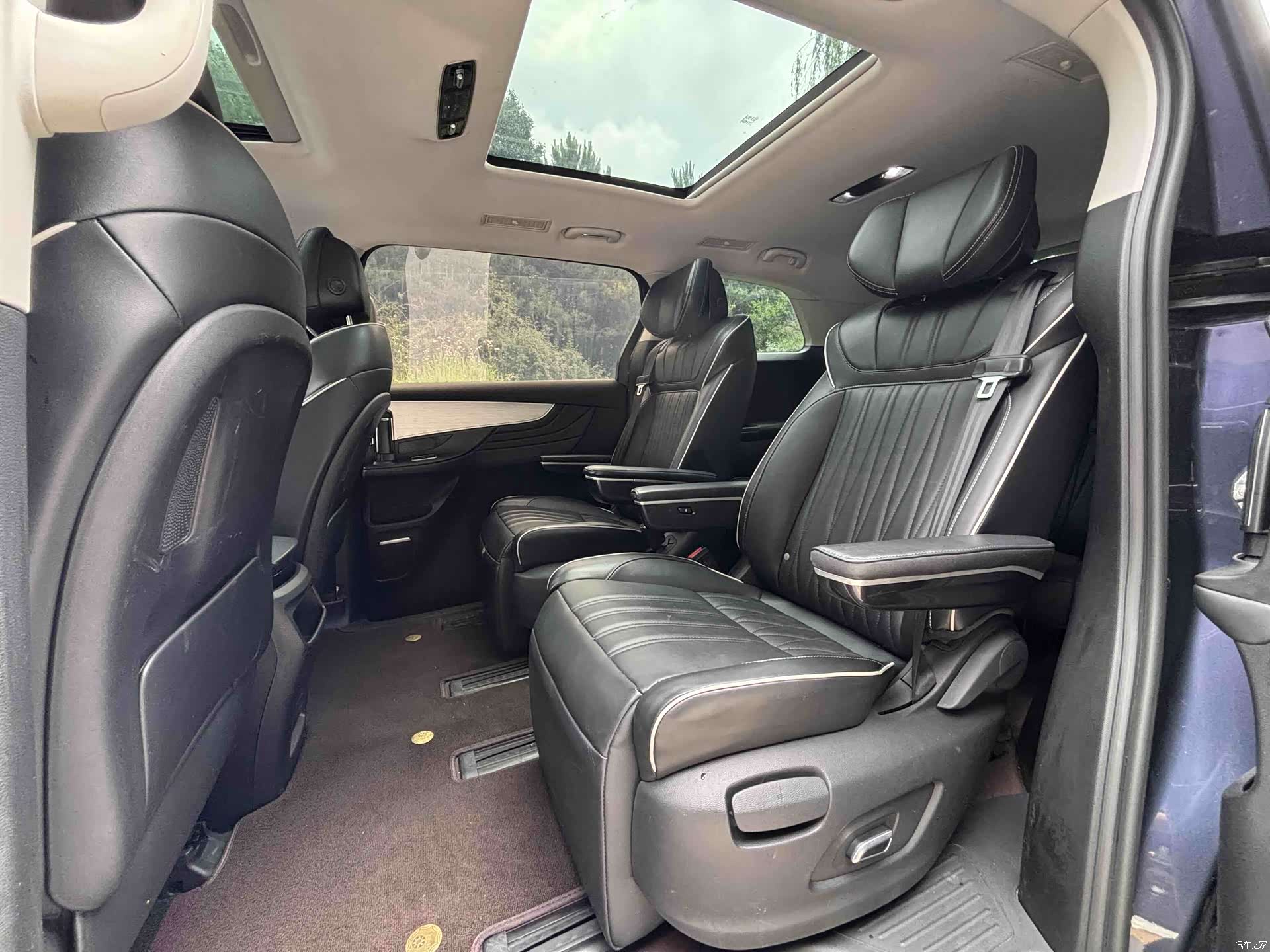 Roewe iMAX8, 2021 8
