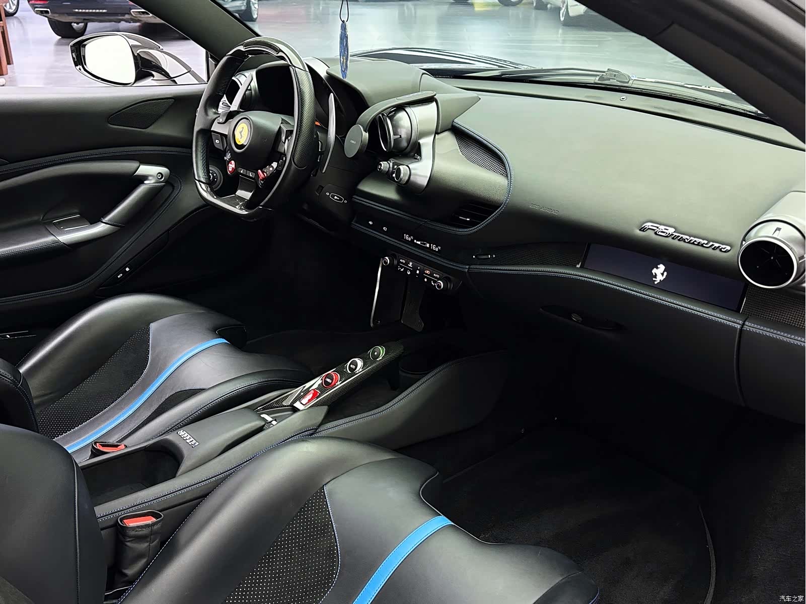 Ferrari F8, 2022 все фото
