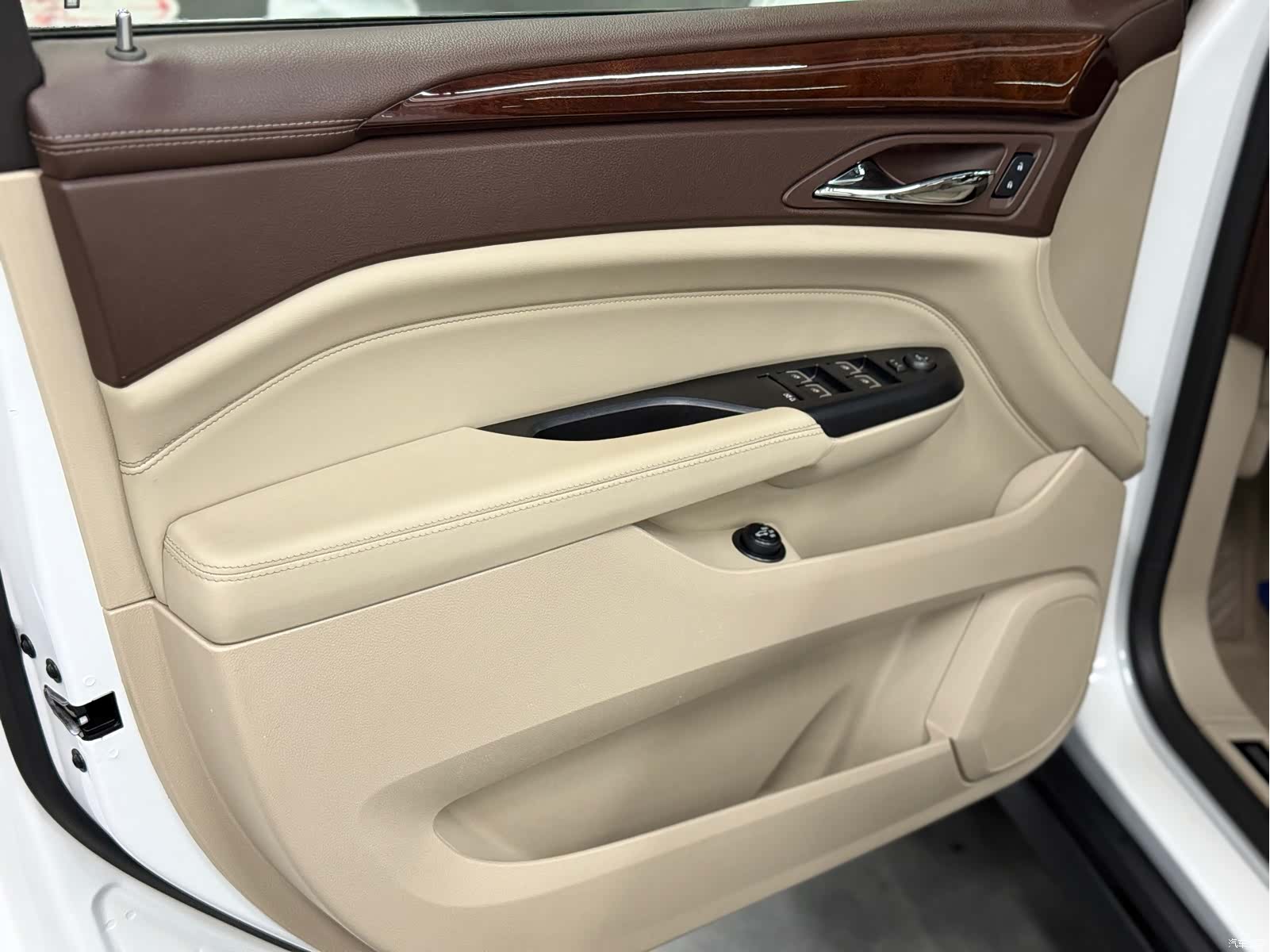 Cadillac SRX, 2015 7