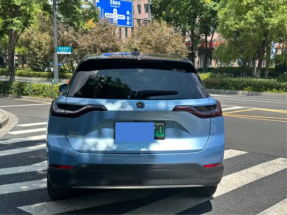 NIO ES8