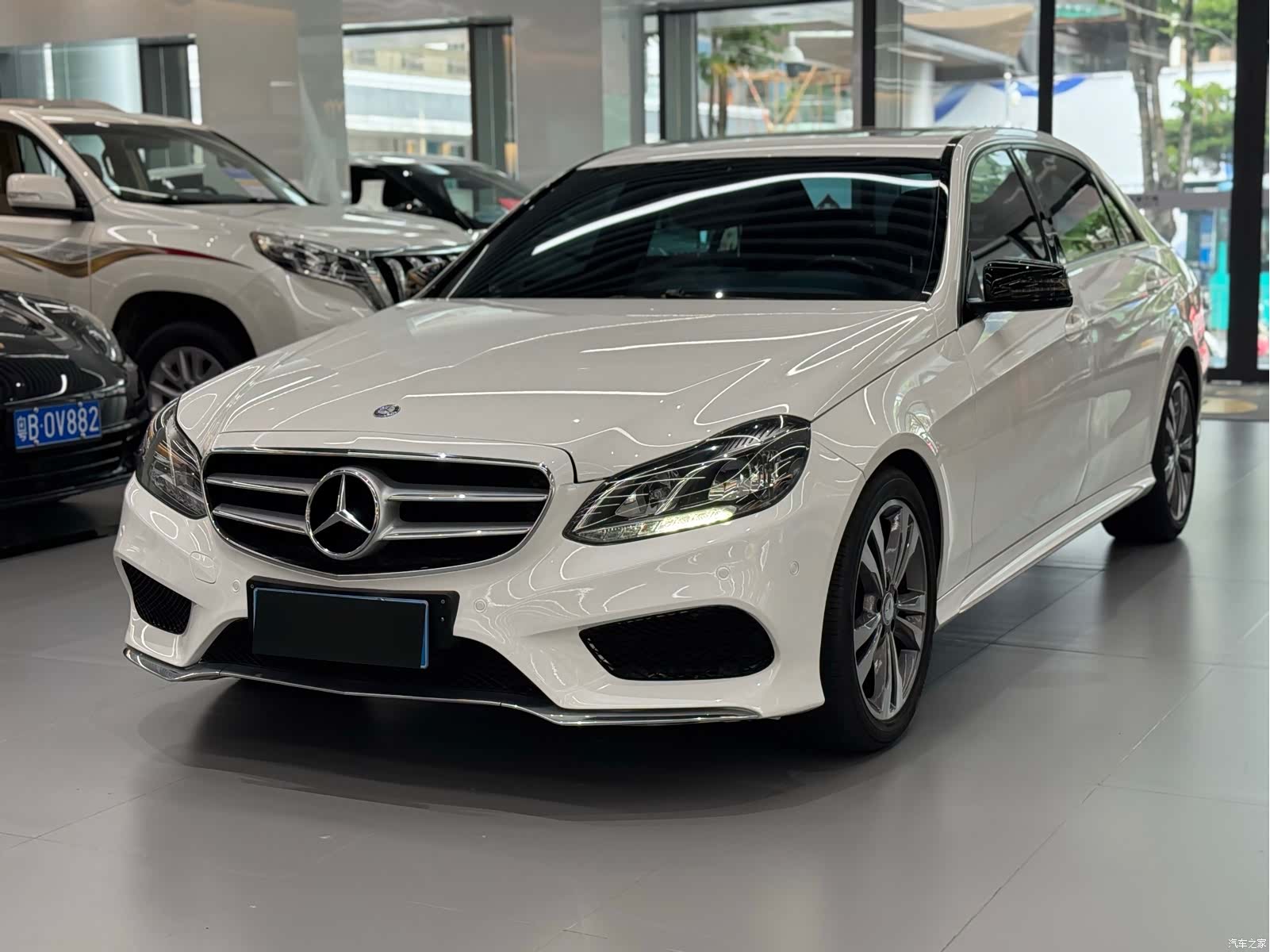 Mercedes-Benz E-Class, 2014 1