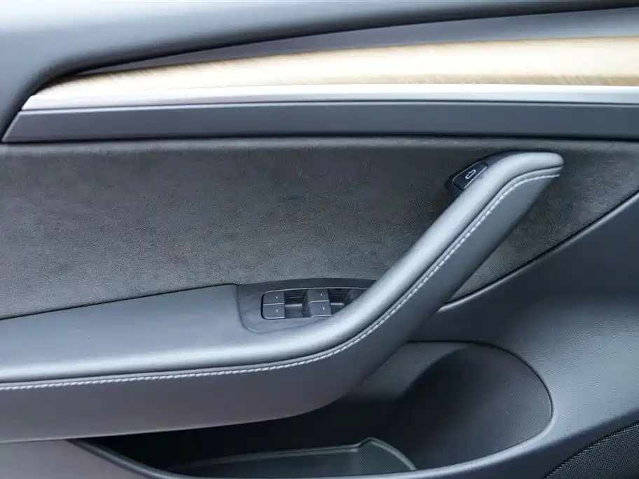 Tesla Model 3 Tesla Model 3