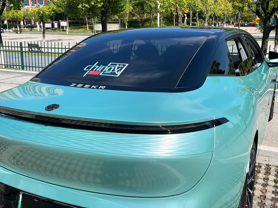 Zeekr 007
