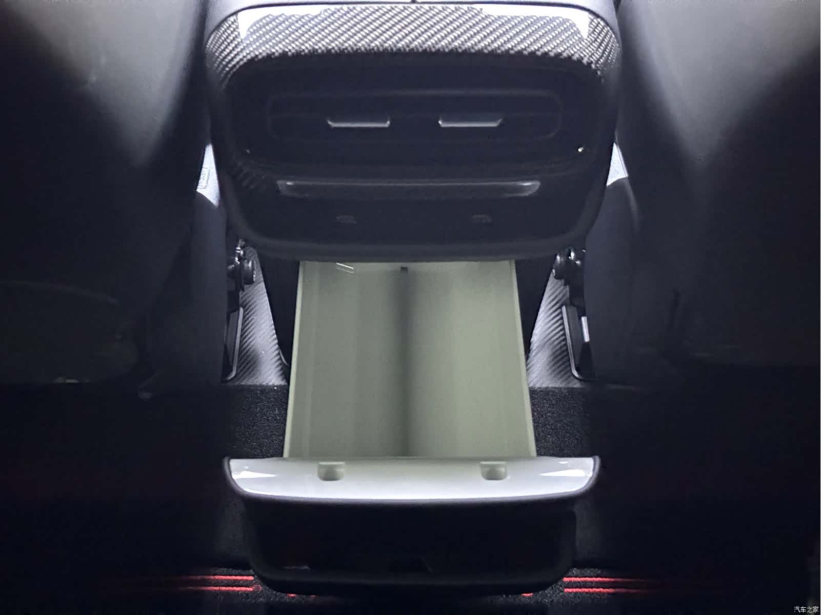 Xiaomi SU7, 2025 11