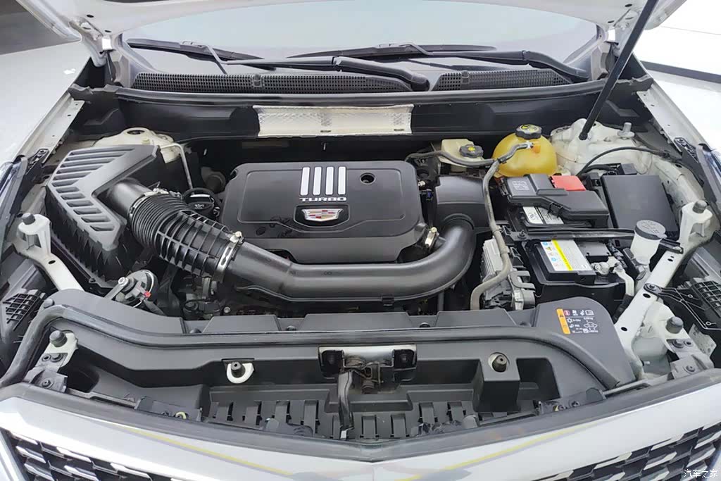 Cadillac XT5, 2020 10
