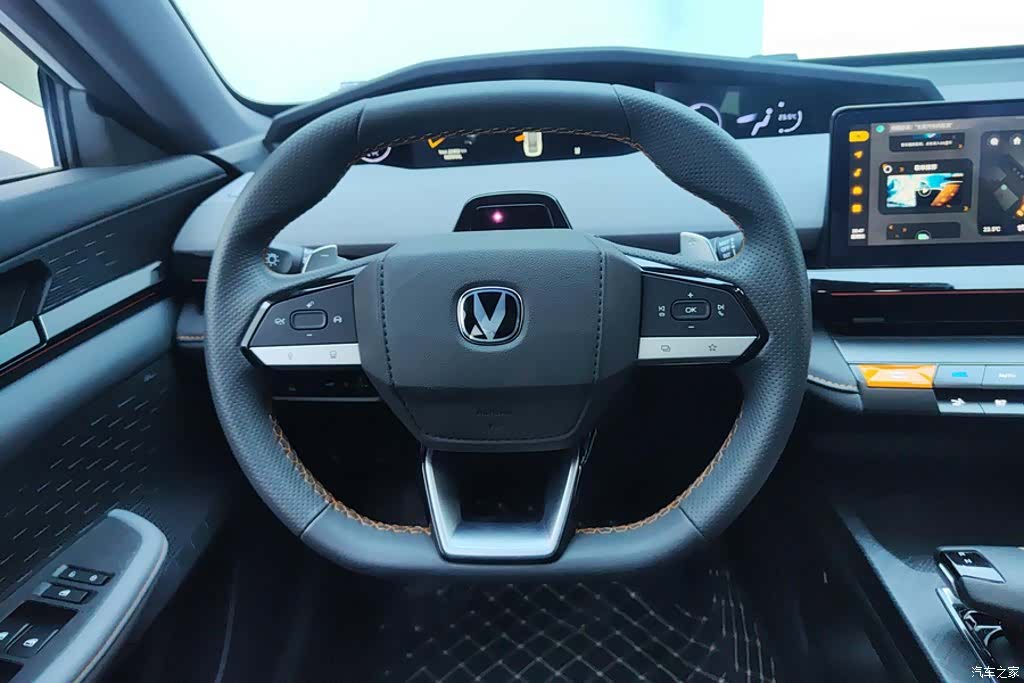 Changan UNI-V, 2022 15