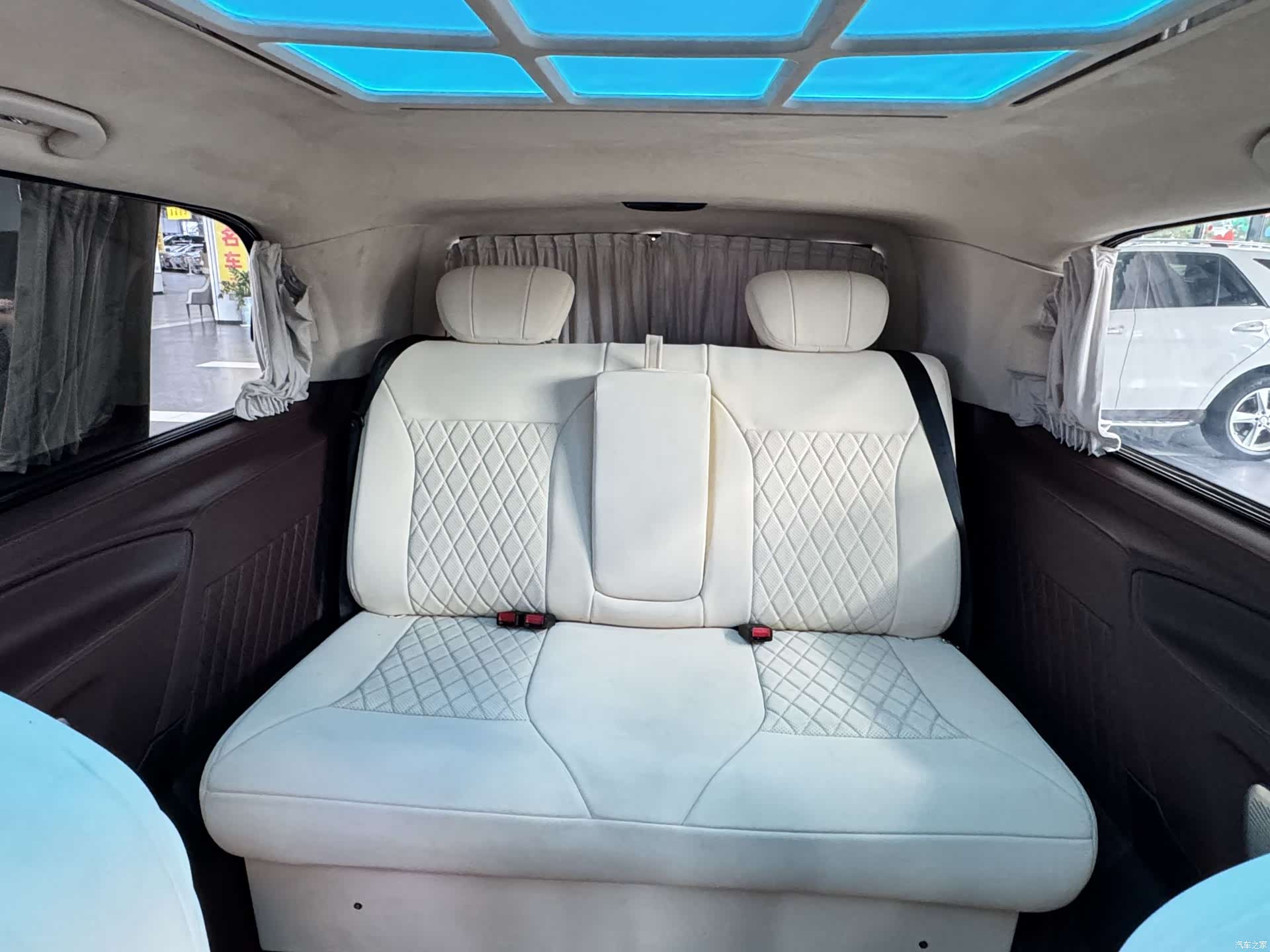 Mercedes-Benz VI, 2020 12