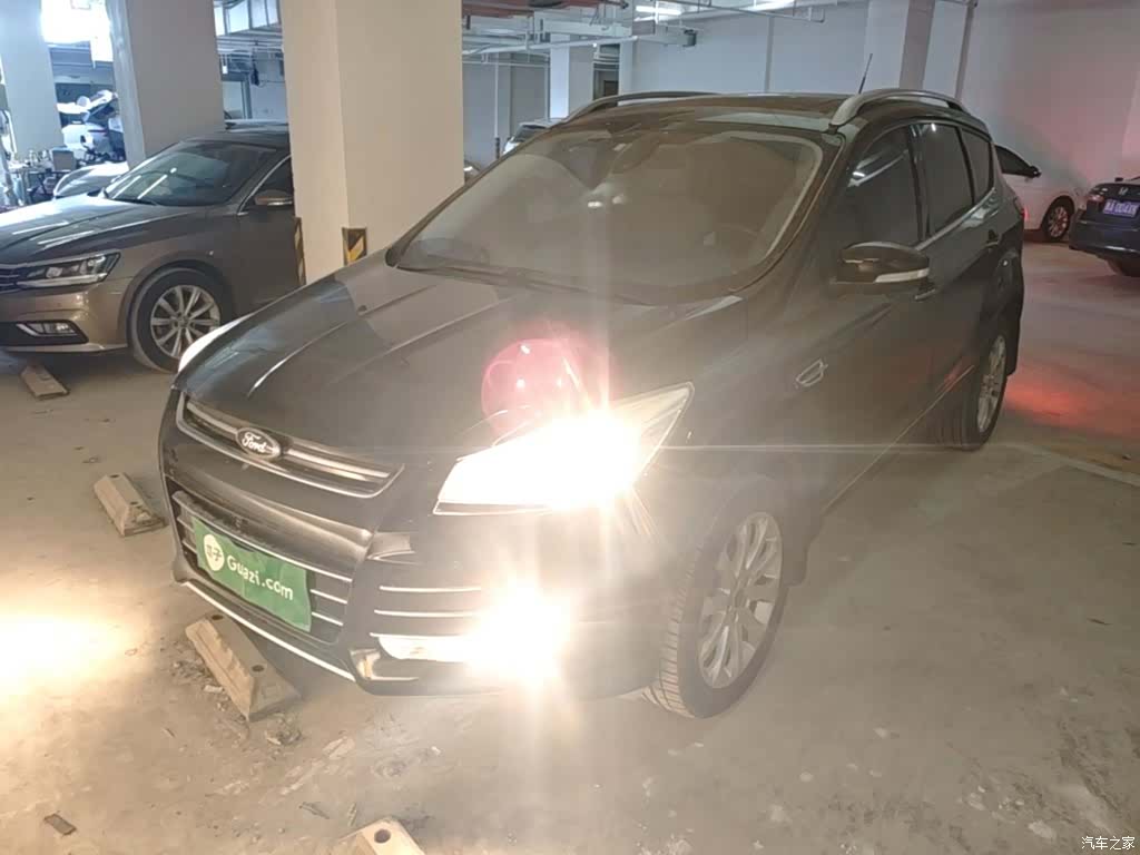 Ford Kuga, 2015 1
