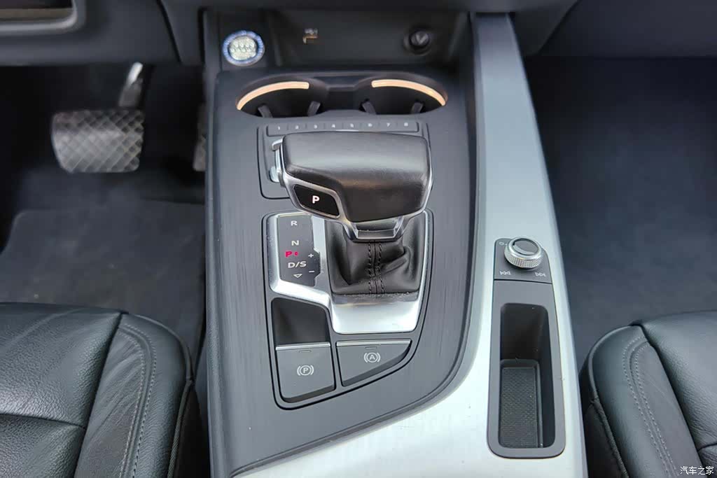 Audi A4L, 2019 16
