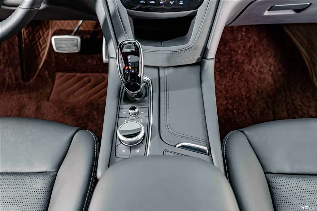 Cadillac XT6, 2025 14