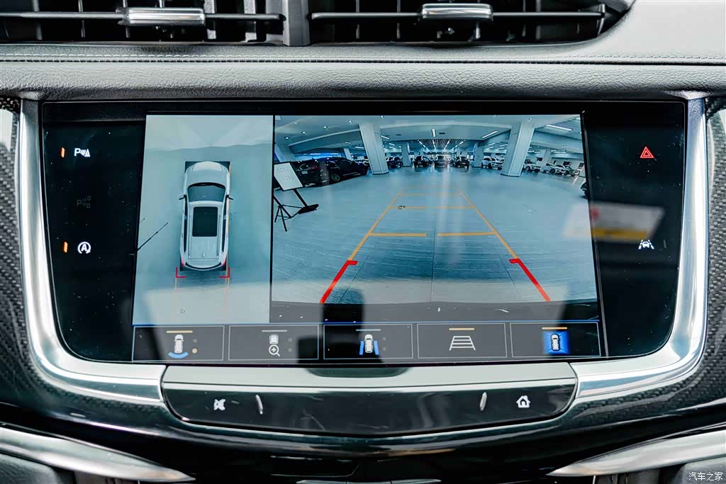 Cadillac XT6, 2025 11