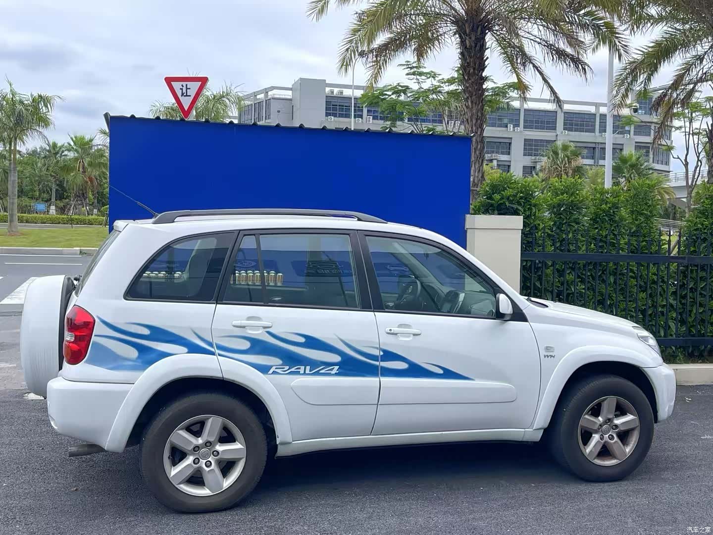 Toyota RAV4, 2004 3
