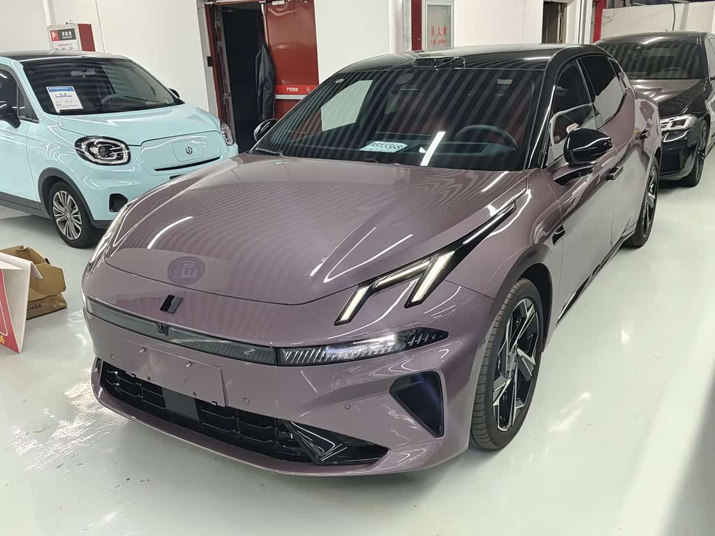 Lynk & Co 07 EM-P