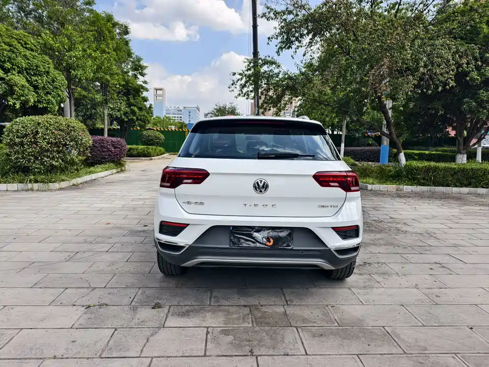 Volkswagen T-ROC exploring Songs