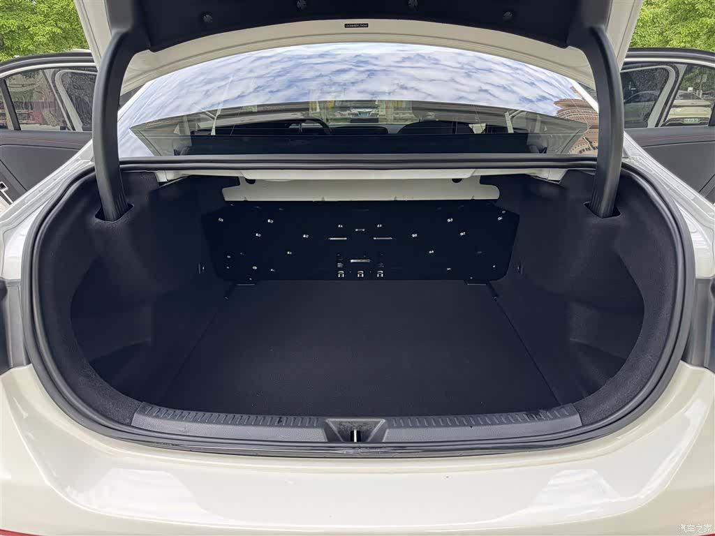 Mercedes-Benz A-Class, 2023 18