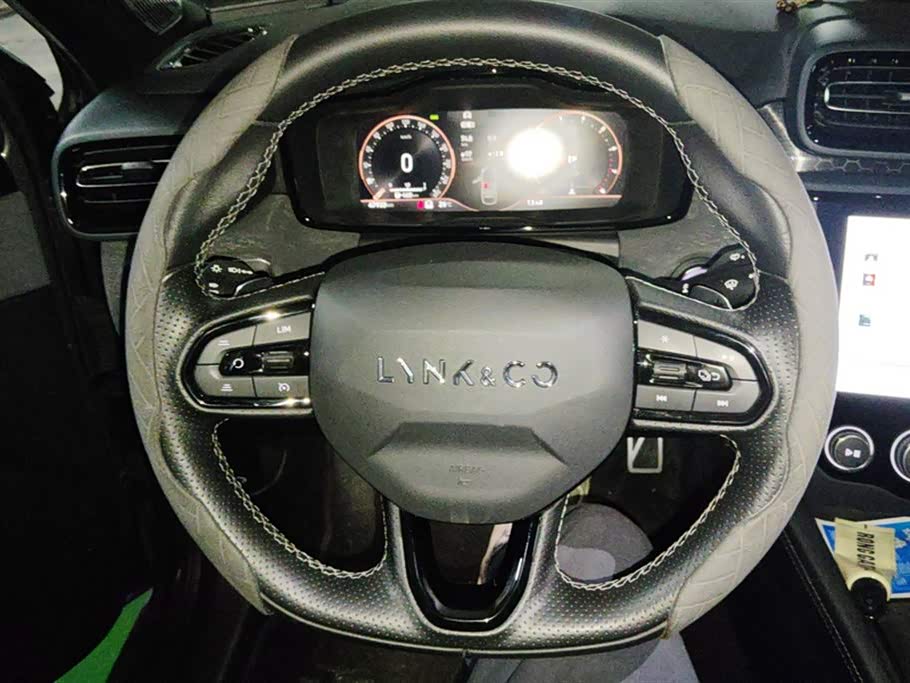 Lynk & Co 03 Lynk & Co 03