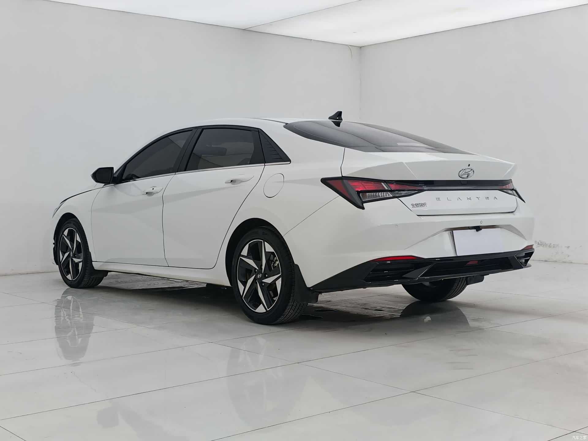 Hyundai Elantra, 2021 4