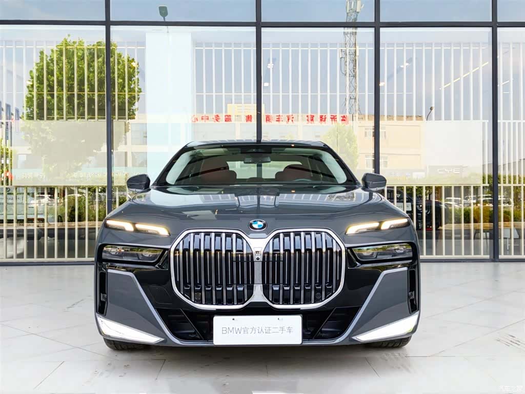 BMW 7 Series, 2025 2