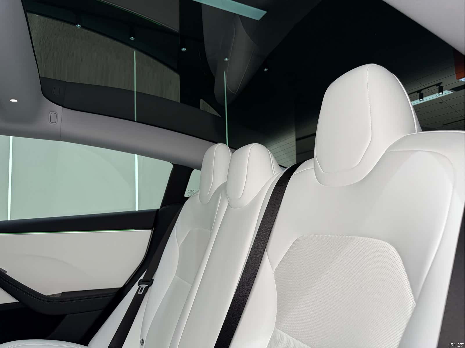 Tesla Model 3, 2024 30