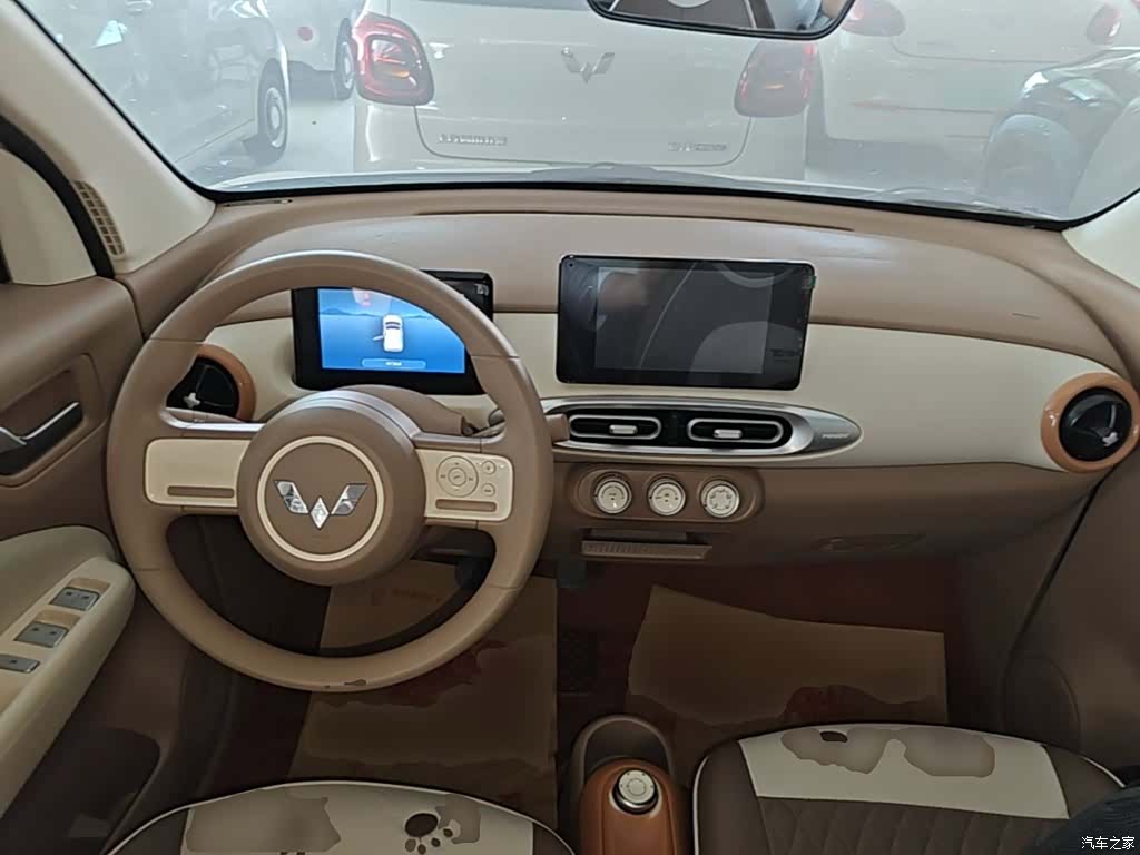 Wuling MINIEV, 2025 10