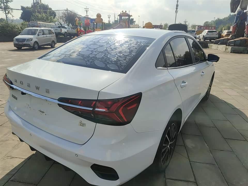 Roewe i5