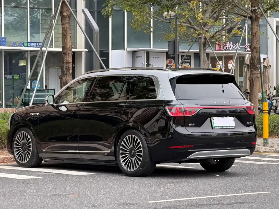 AITO Ask the world M9