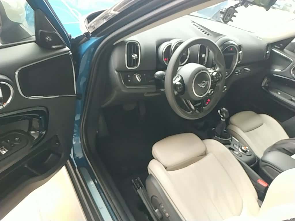 Mini Countryman, 2017 16