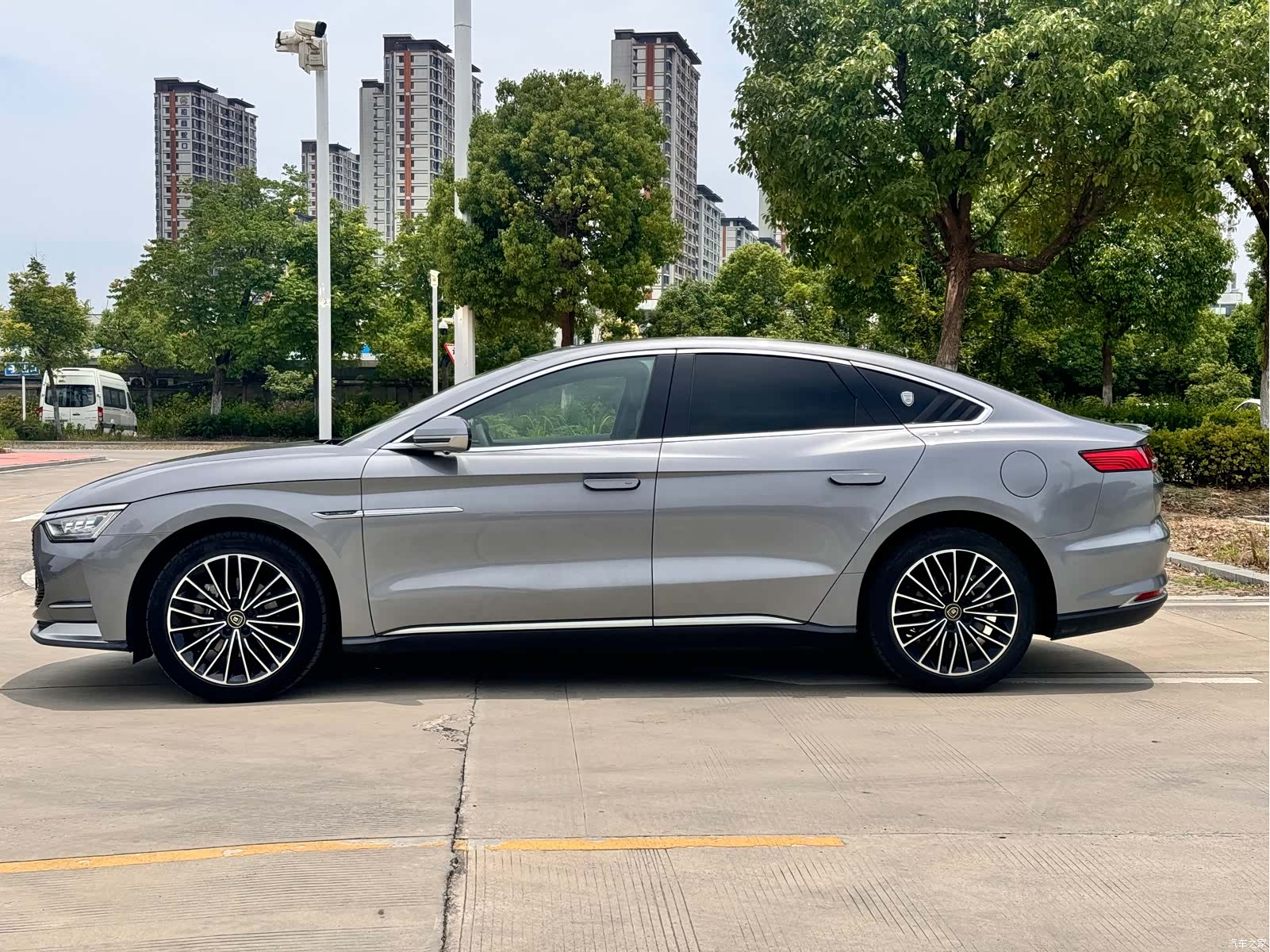 BYD Han, 2022 4