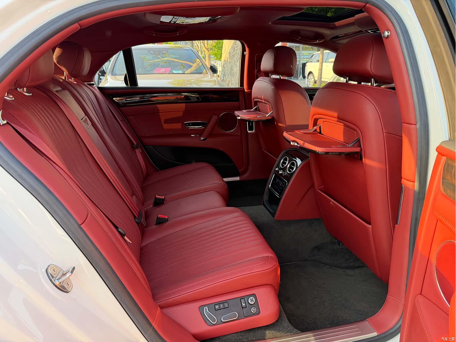 Bentley Flying Spur, 2017 13