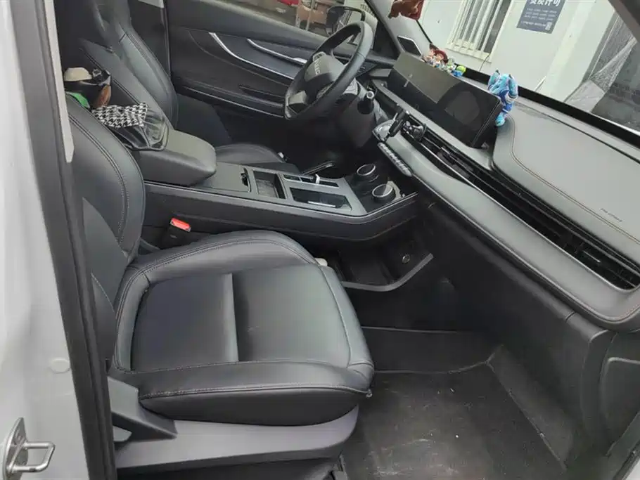 Exeed Chasing the wind