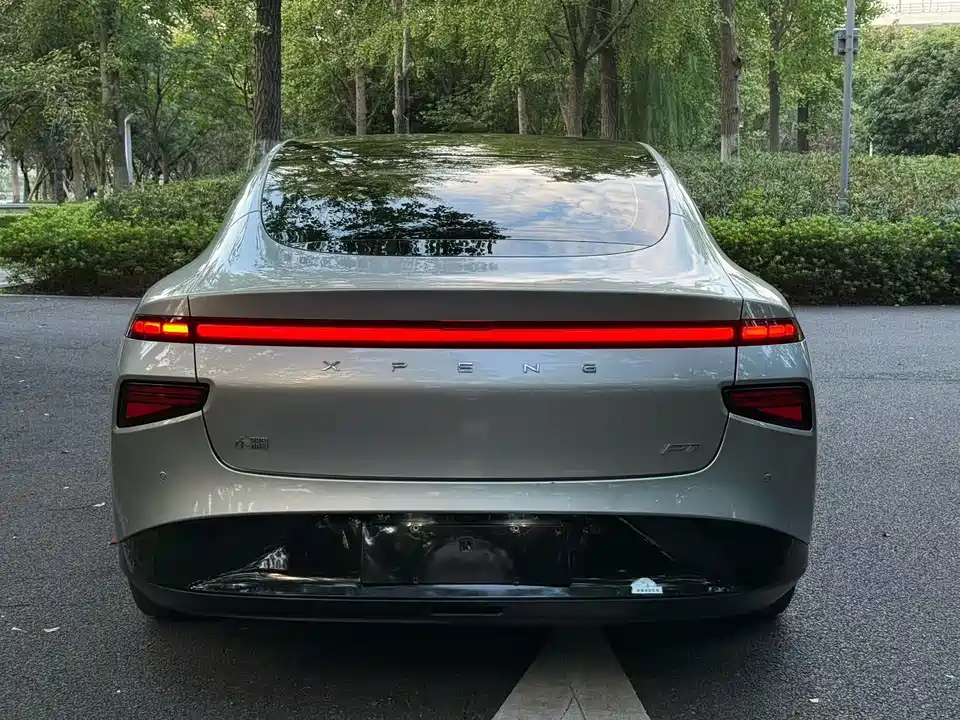 XPENG P7