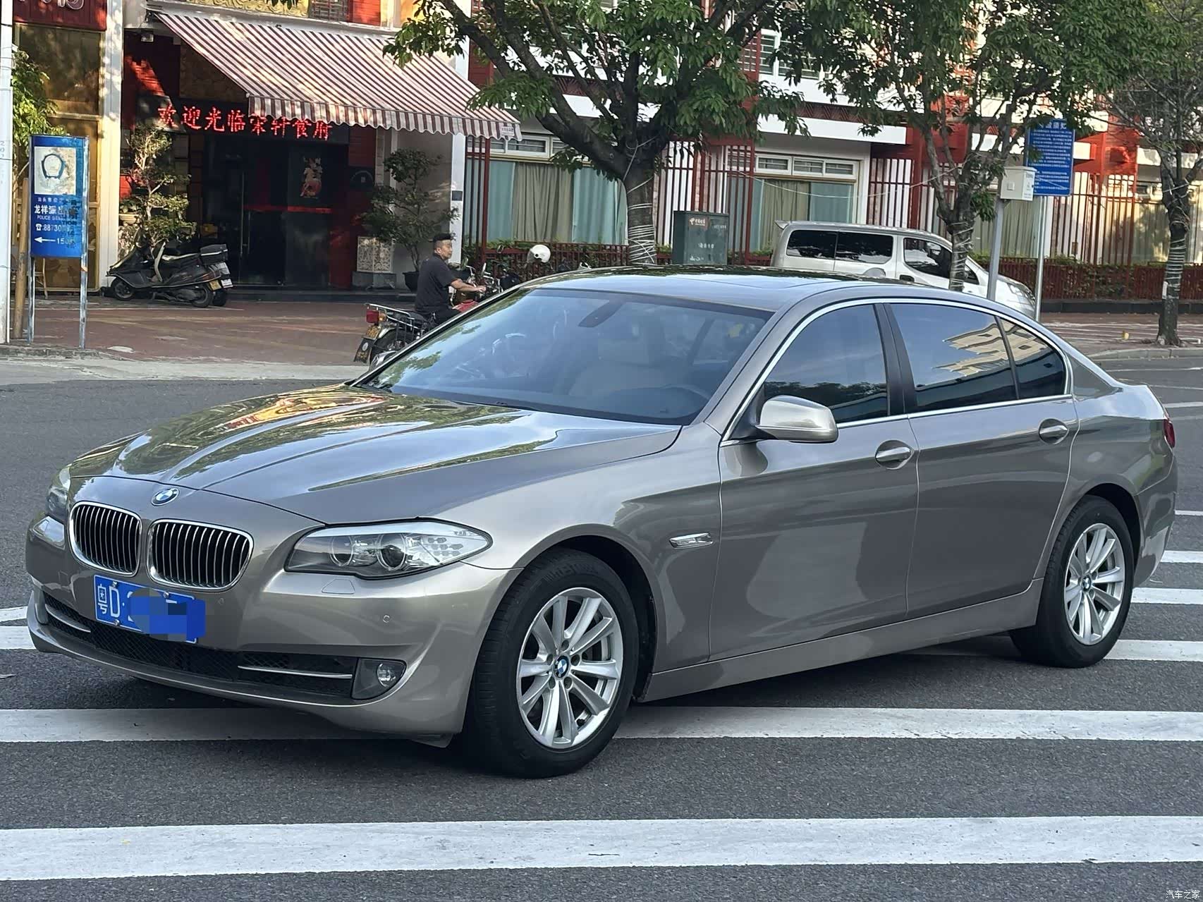 BMW 5 Series, 2011 1