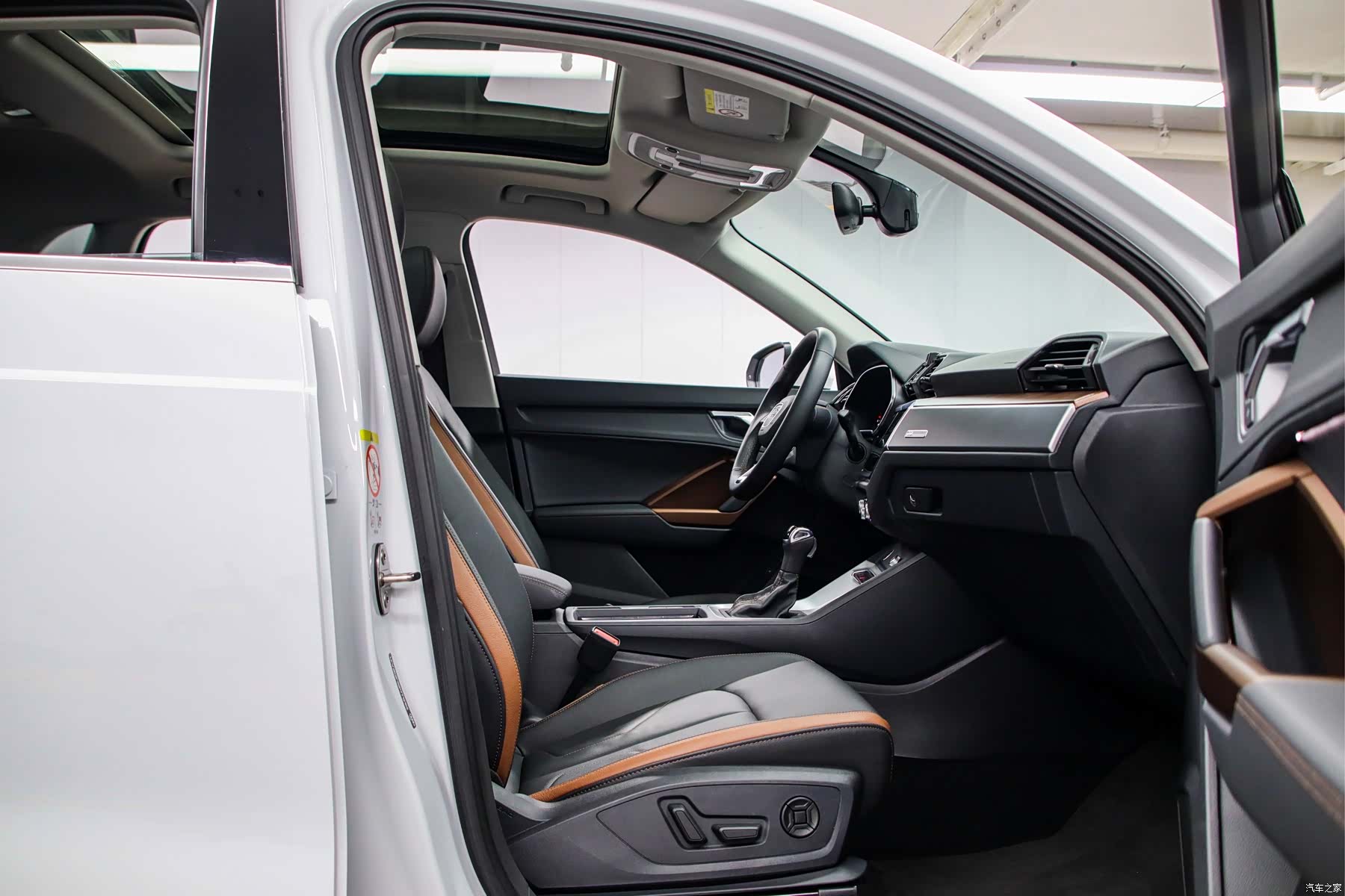 Audi Q3, 2023 13