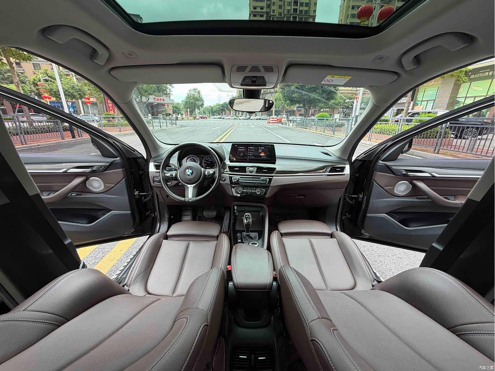 BMW X1, 2021 все фото
