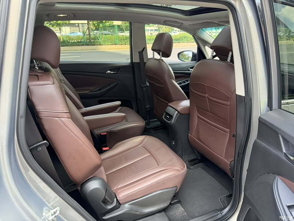 Buick GL6, 2017 17