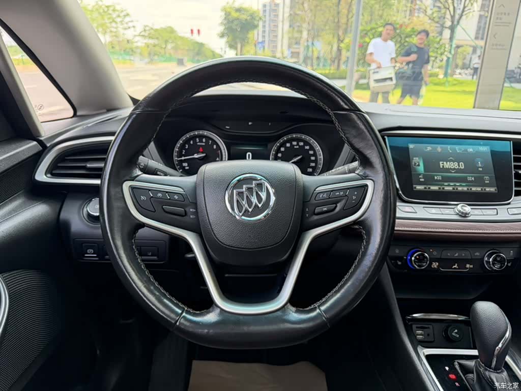 Buick GL6, 2017 3