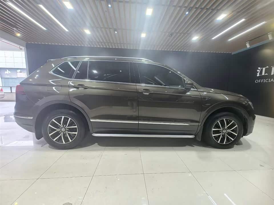 Volkswagen Tiguan L