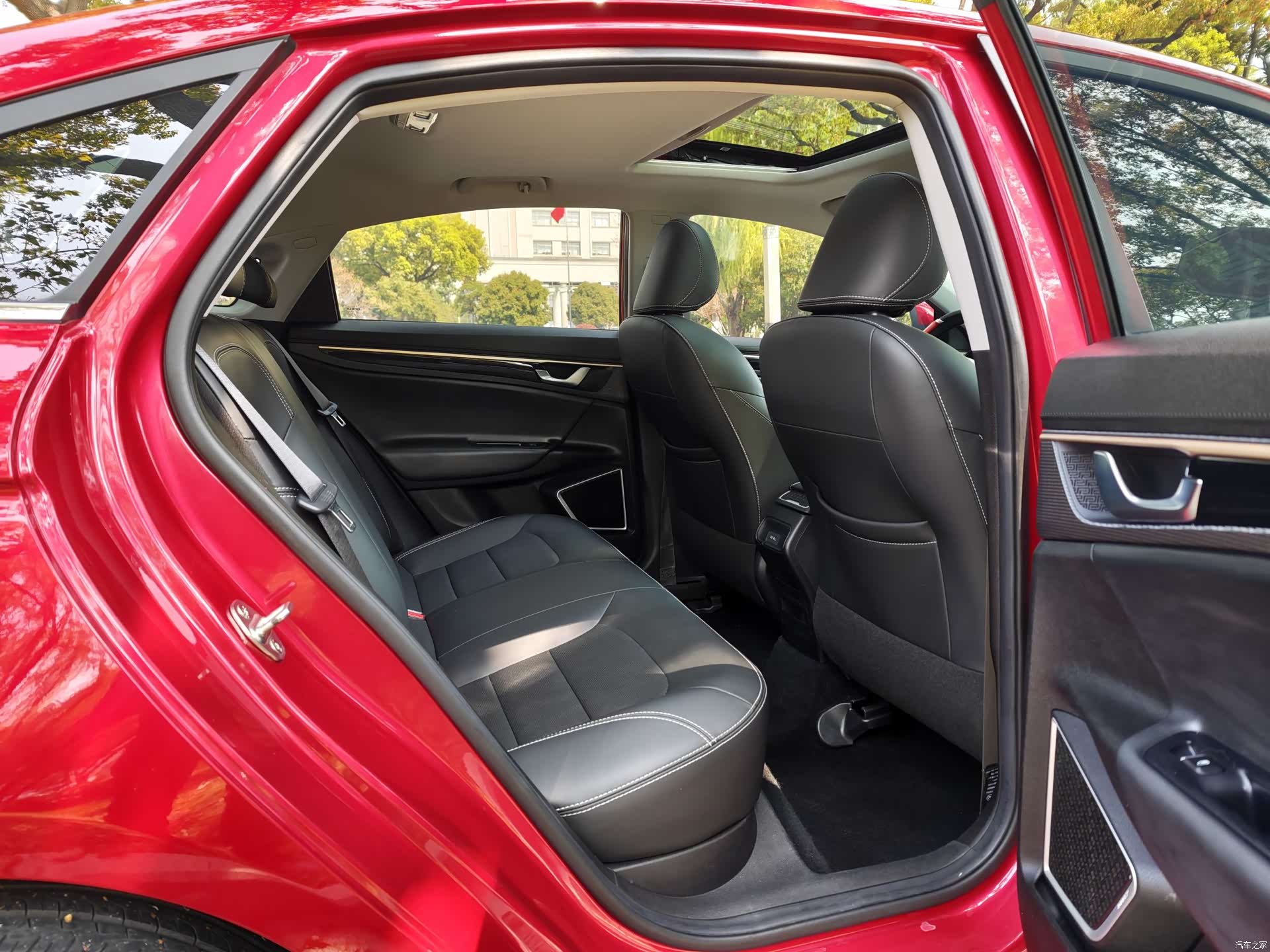Geely Emgrand, 2021 19