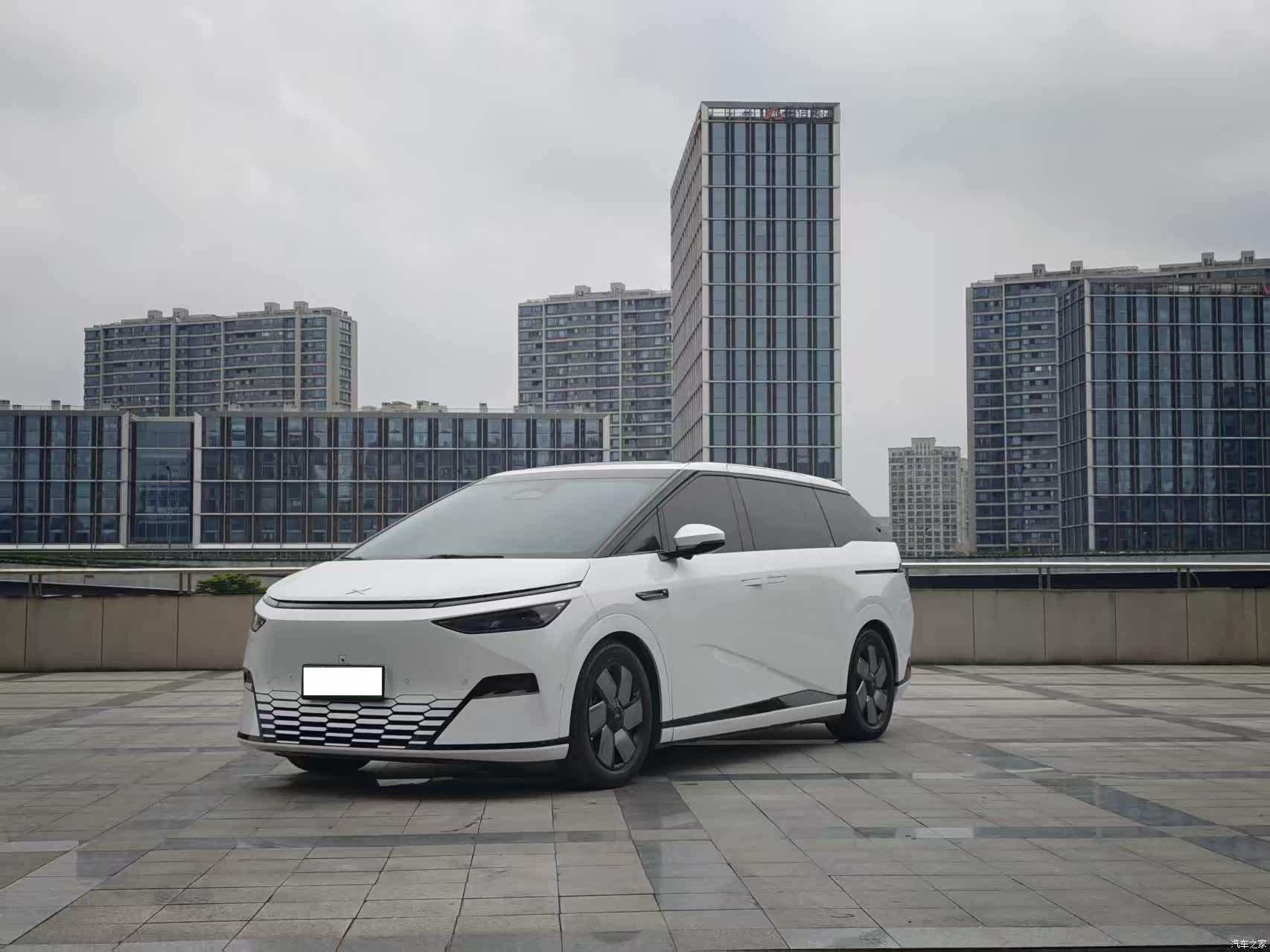 Xpeng X9, 2024 1