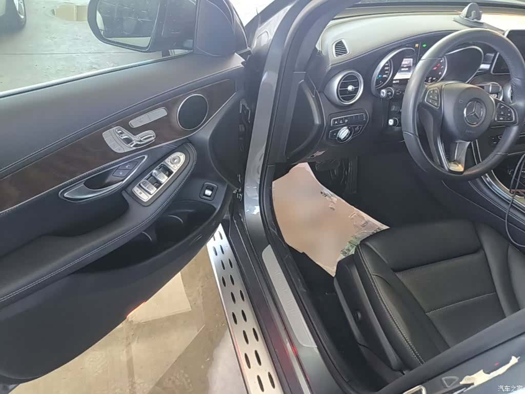 Mercedes-Benz GLC, 2017 16