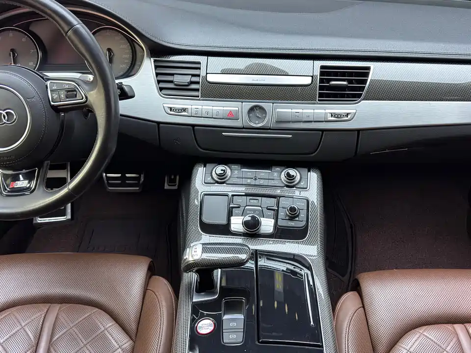 Audi S8