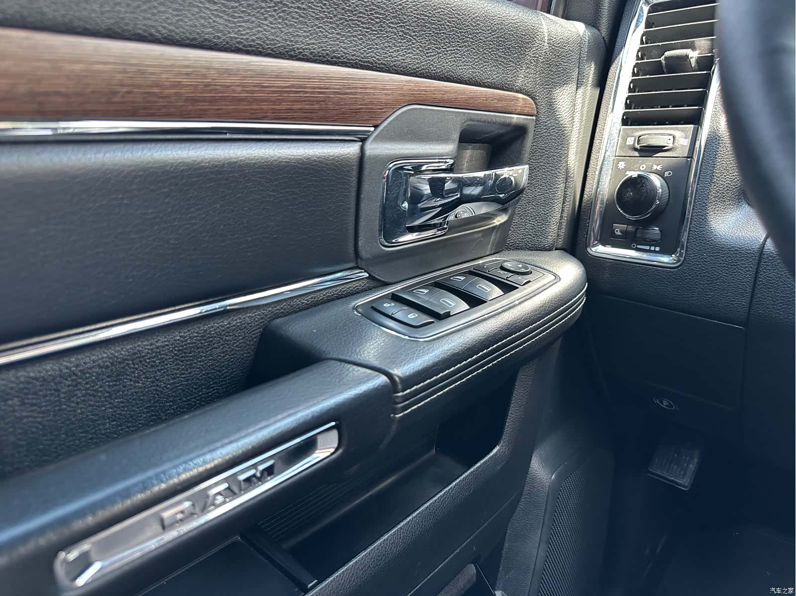 RAM Trucks, 2015 18