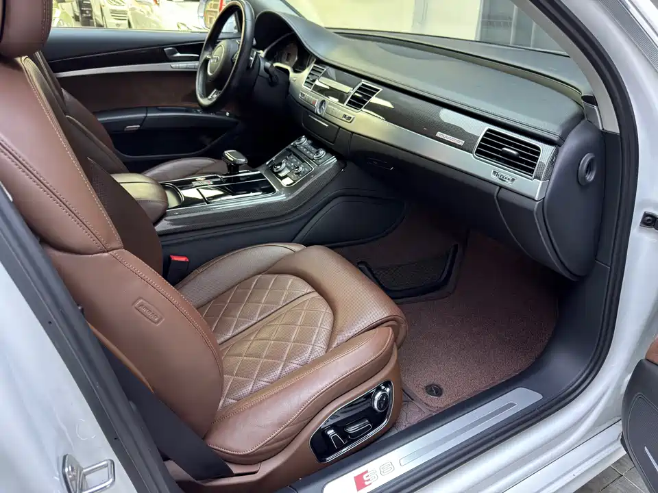 Audi S8