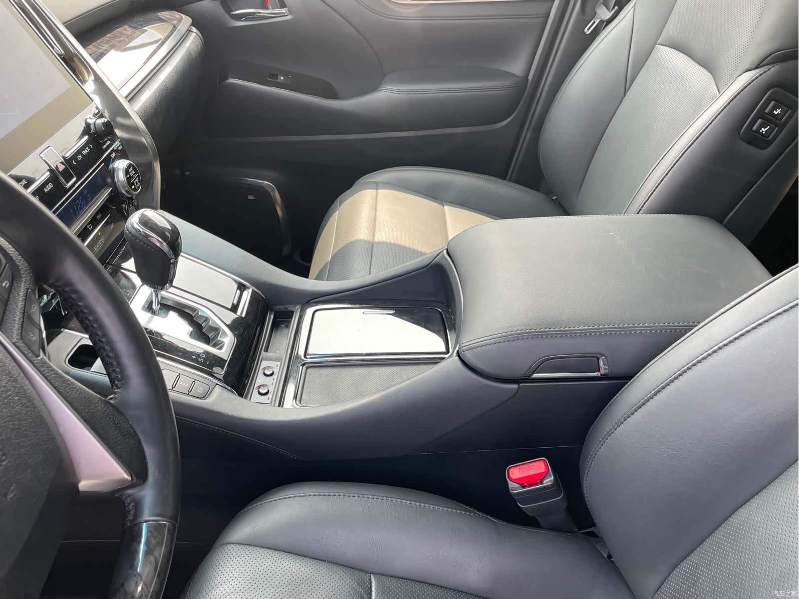 Toyota Vellfire, 2020 16