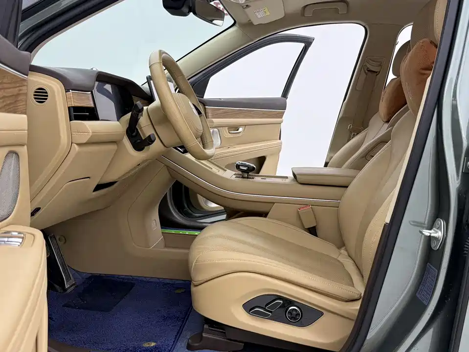 AITO Ask the world M7