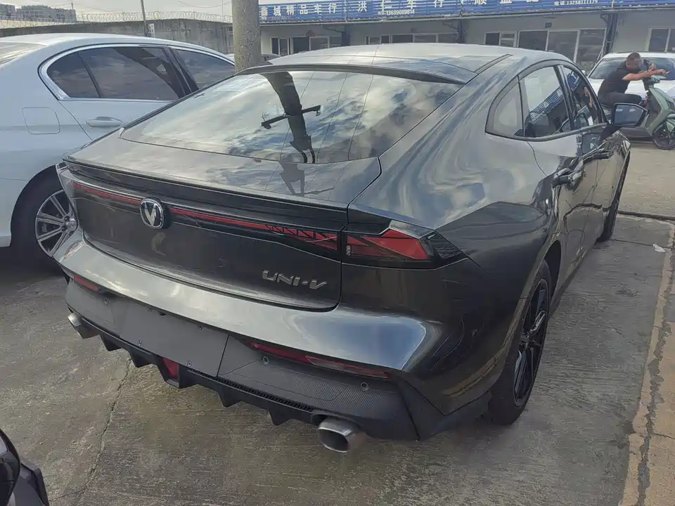 Changan UNI-V