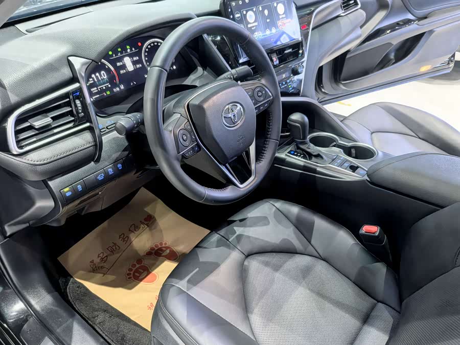 Toyota Camry 2022, фото 10
