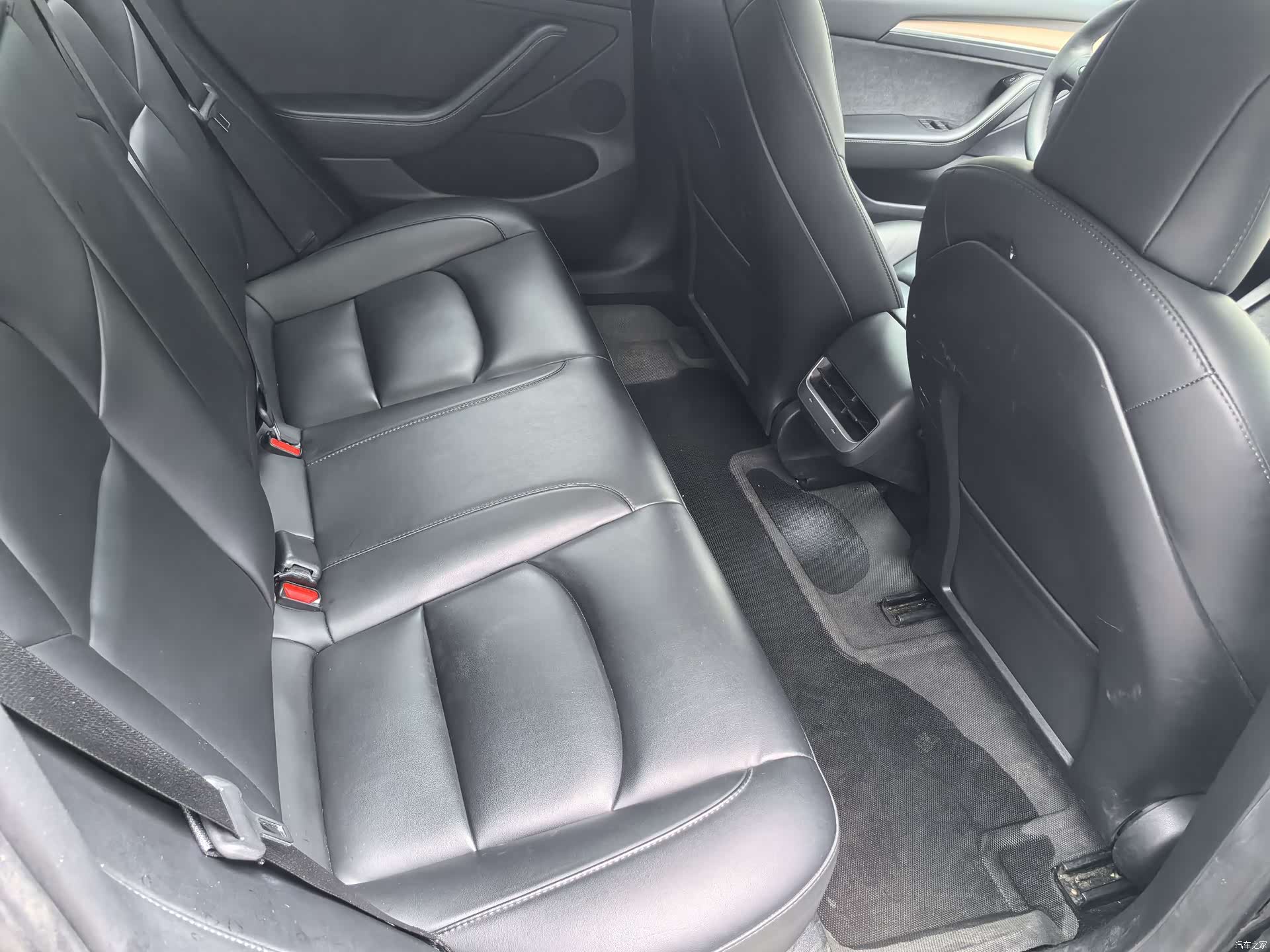 Tesla Model 3, 2023 10