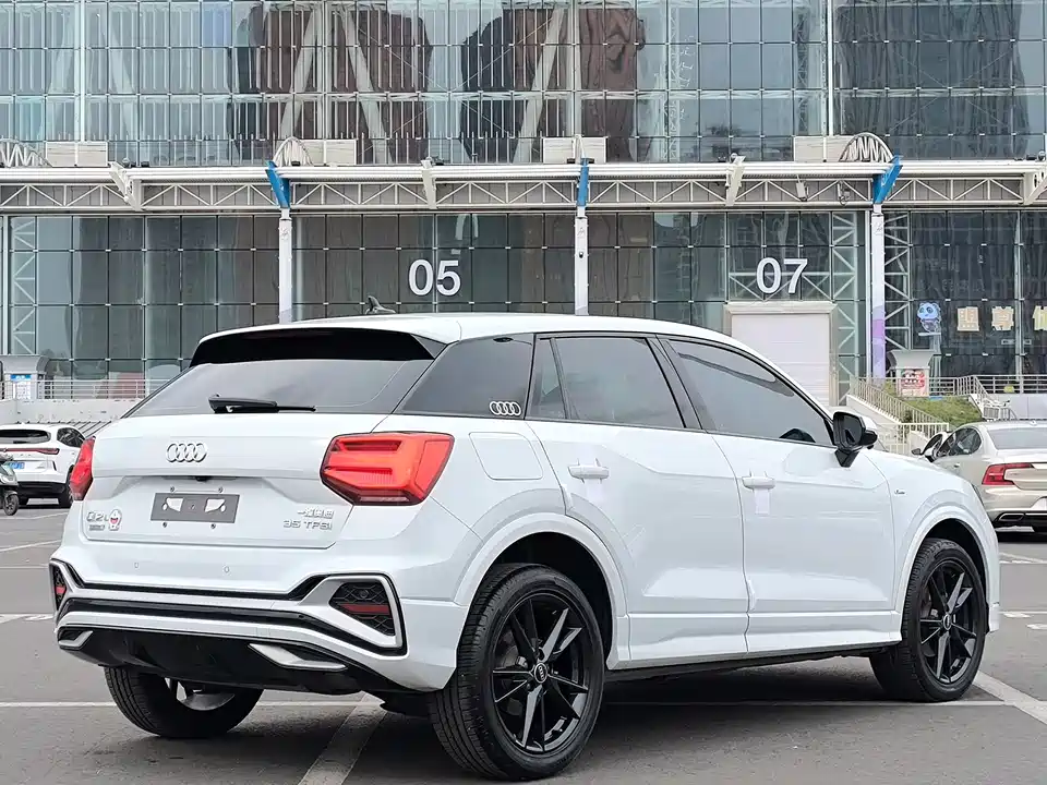 Audi Q2L Audi Q2L