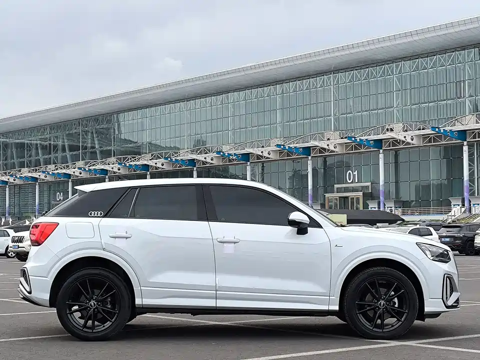 Audi Q2L Audi Q2L